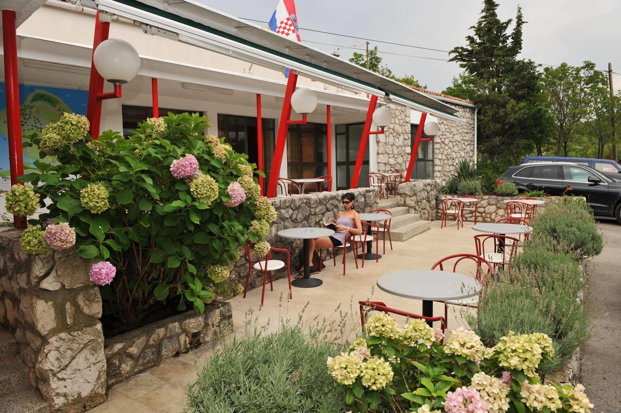 Paviljoni & Bungalow Kacjak تْسْغيكفانِتْسا المظهر الخارجي الصورة