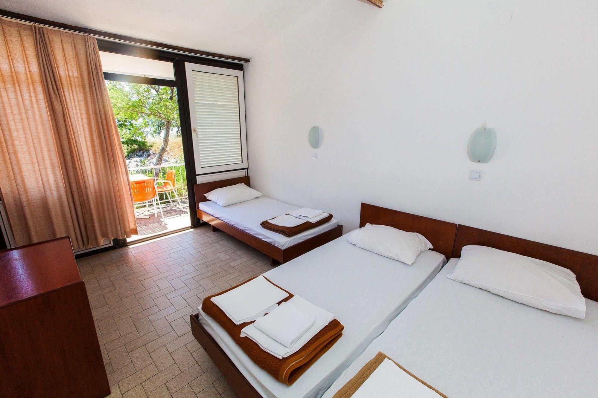 Paviljoni & Bungalow Kacjak تْسْغيكفانِتْسا المظهر الخارجي الصورة