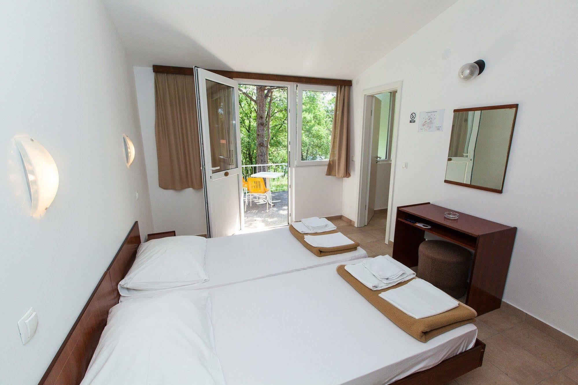 Paviljoni & Bungalow Kacjak تْسْغيكفانِتْسا المظهر الخارجي الصورة
